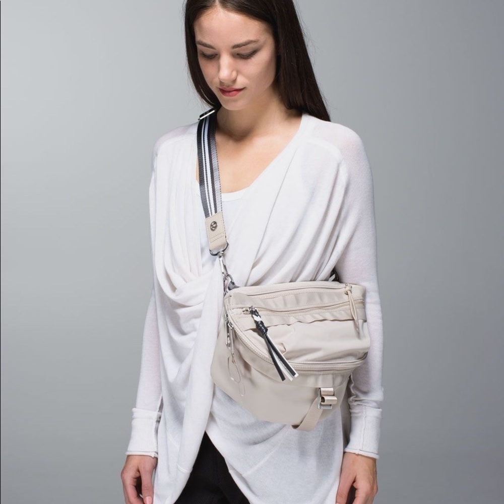 Lululemon Go Lightly Beige Bag NEW WITH TAGS